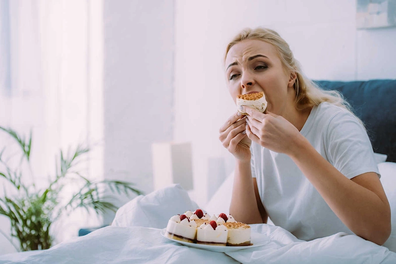 ở cữ có được ăn bánh kẹo không 2