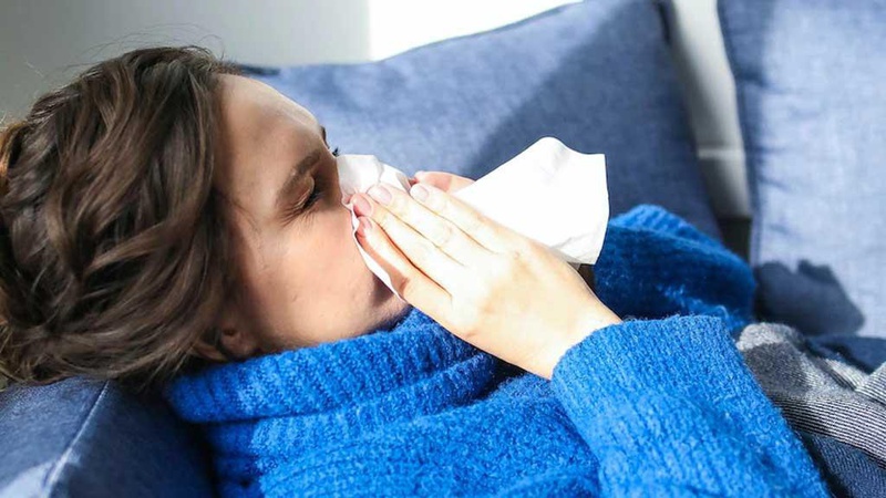Đau họng do cảm lạnh khác với nhiễm Omicron2
