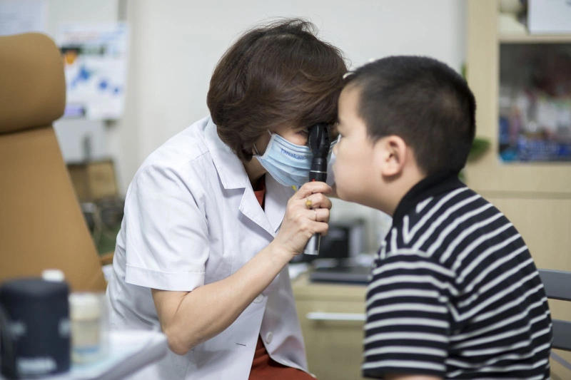 Phân biệt đau mắt đỏ họng hạch và đau mắt đỏ thường 3