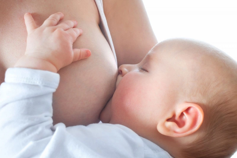 Phân biệt mất sữa và tắc tia sữa ở mẹ sau sinh 1