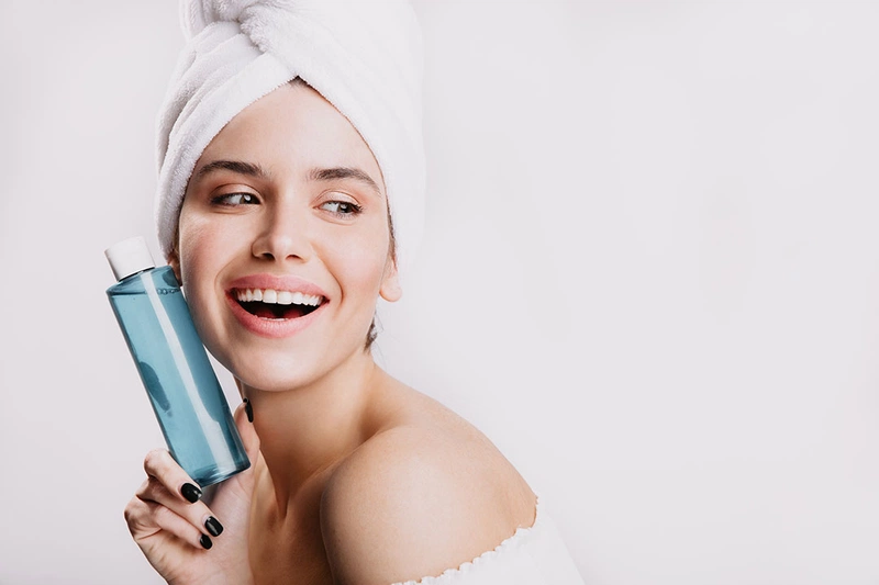 Phân biệt nước hoa hồng có cồn và không cồn cực đơn giản! 2
