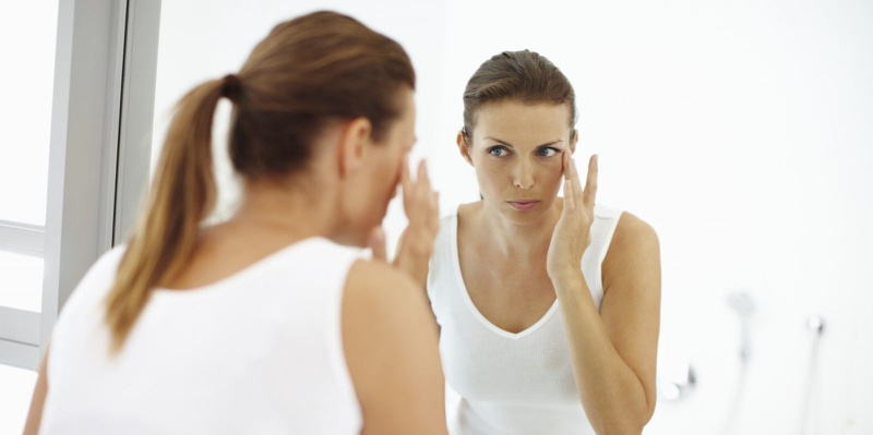Phân biệt: viêm kết mạc khô mắt khác nhau ở điểm gì? 3