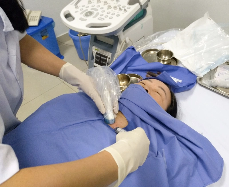 Phẫu thuật tuyến giáp có nguy hiểm không? 4