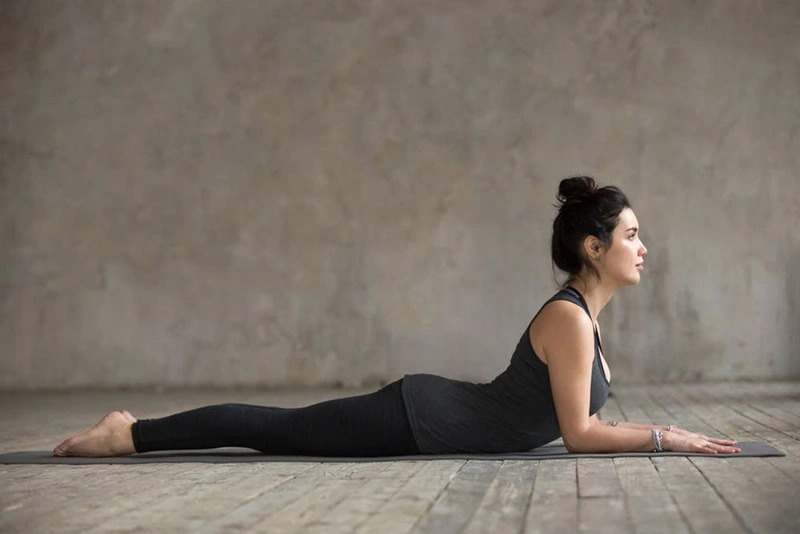 Phụ nữ ngày đèn đỏ có nên tập Plank?