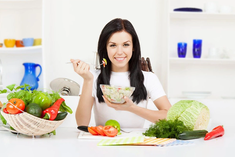 Phụ nữ sau sinh mổ ăn rau lang được không?