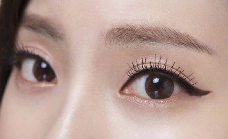Phun mí mở tròng có gây hại cho mắt không?