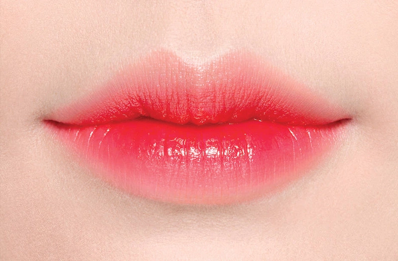 Môi được nuôi dưỡng collagen