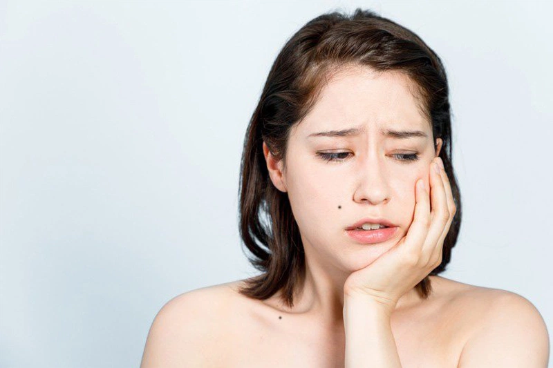 Cần ngậm bông gòn bao lâu sau khi nhổ răng? 2