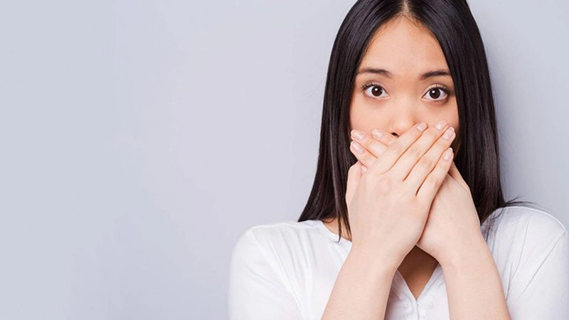 Hôi miệng là nỗi ám ảnh và rào cản lớn trong giao tiếp, làm giảm sự tự tin của người mắc phải và suy giảm chất lượng giao tiếp