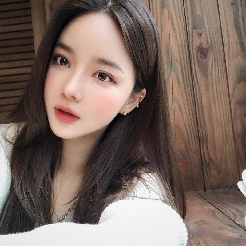 Review loại xịt khoáng cho da dầu và mụn được bạn gái ưa thích 2