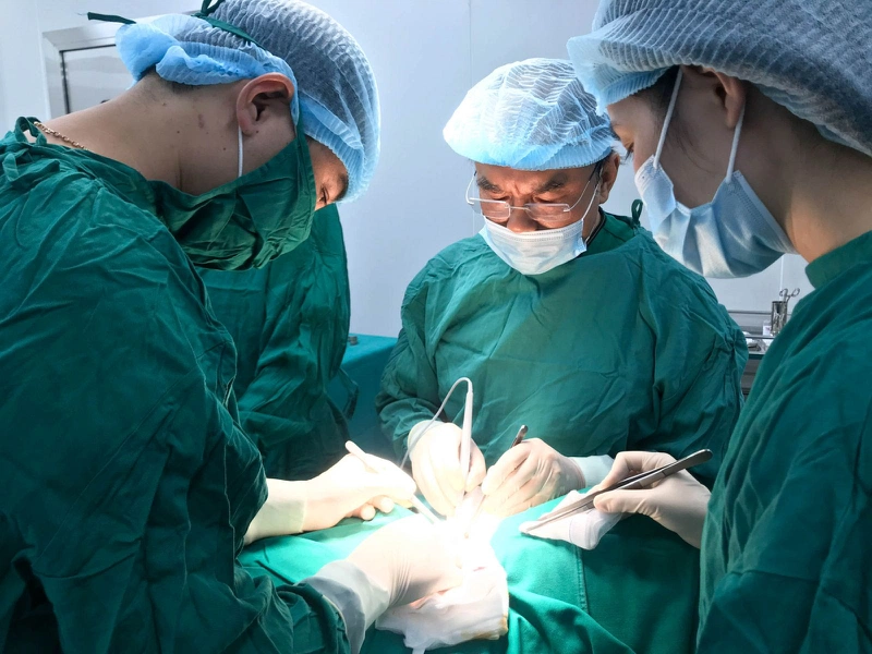 Rò luân nhĩ bị sưng  5