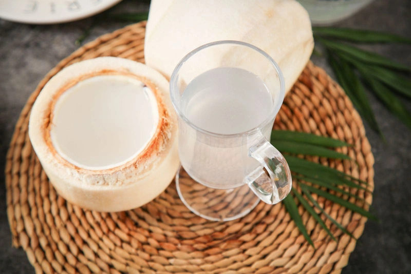 Rối loạn tiền đình uống nước dừa được không