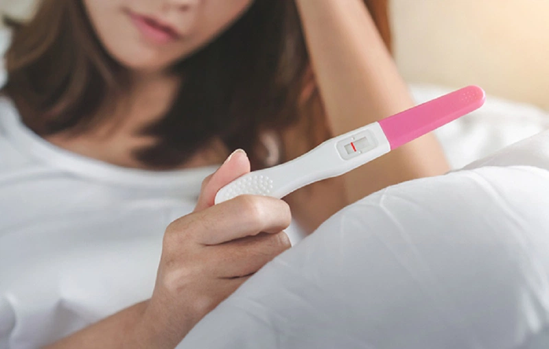 Quan hệ khi chưa sạch kinh làm tăng nguy cơ gây lạc nội mạc tử cung và vô sinh