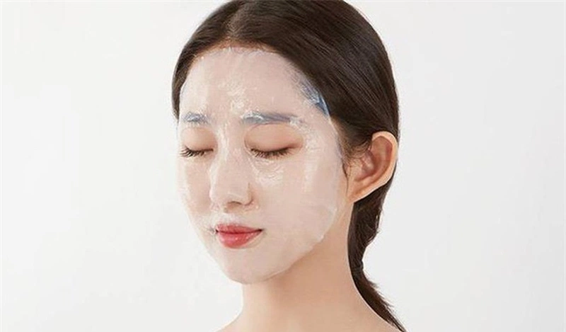 Đắp mặt nạ là việc cần thiết sau khi thực hiện lăn kim