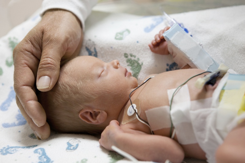 Sinh non là nguyên nhân chính dẫn tới suy hô hấp ở trẻ
