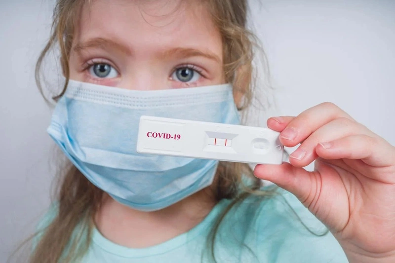 Trẻ em tiếp xúc F0, khi nào test và có cần test lại không?1