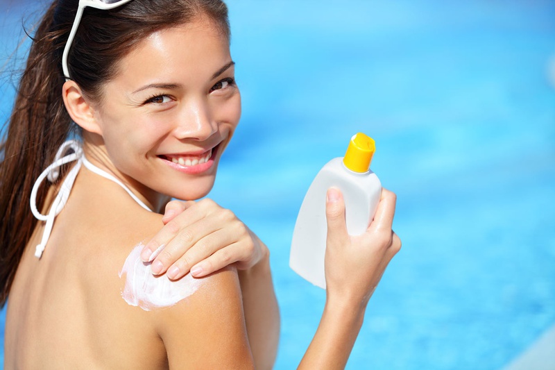 So sánh viên uống chống nắng Murad và Heliocare3