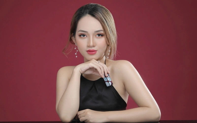 Da ngăm nên dùng son màu gì 4