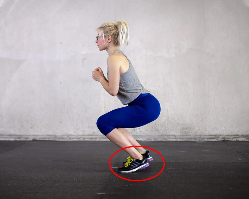 Tập luyện squat cần chú ý đến tổng thể, tránh mắc lỗi g-y chấn thương