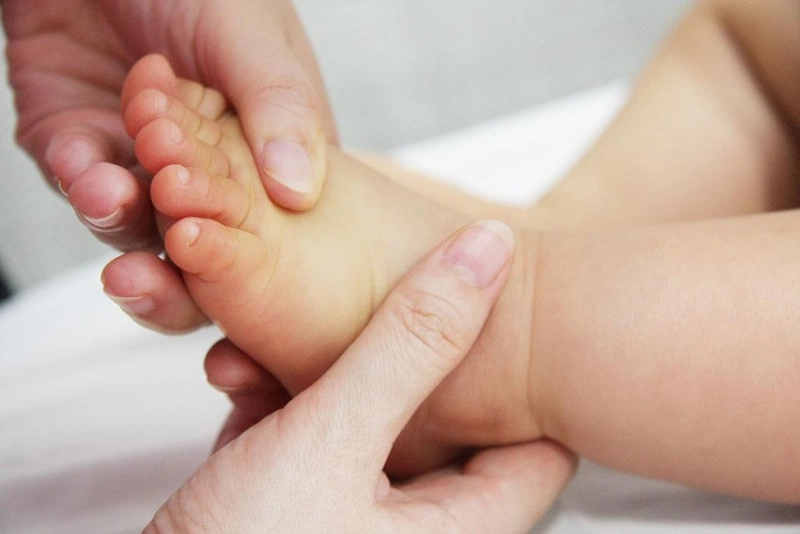 Các vùng da trên cơ thể có dấu hiệu ngả vàng