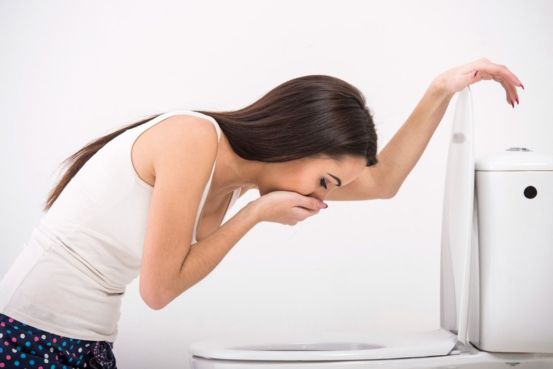 Dựa vào dấu hiệu buồn nôn có thể phân biệt sự khác nhau giữa chậm kinh và mang thai