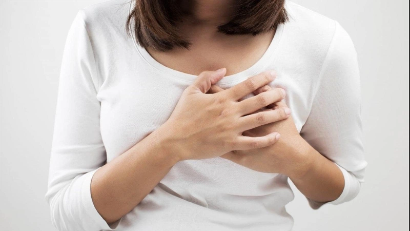 đau ngực dấu hiệu để phân biệt  sự khác nhau giữa chậm kinh và mang thai