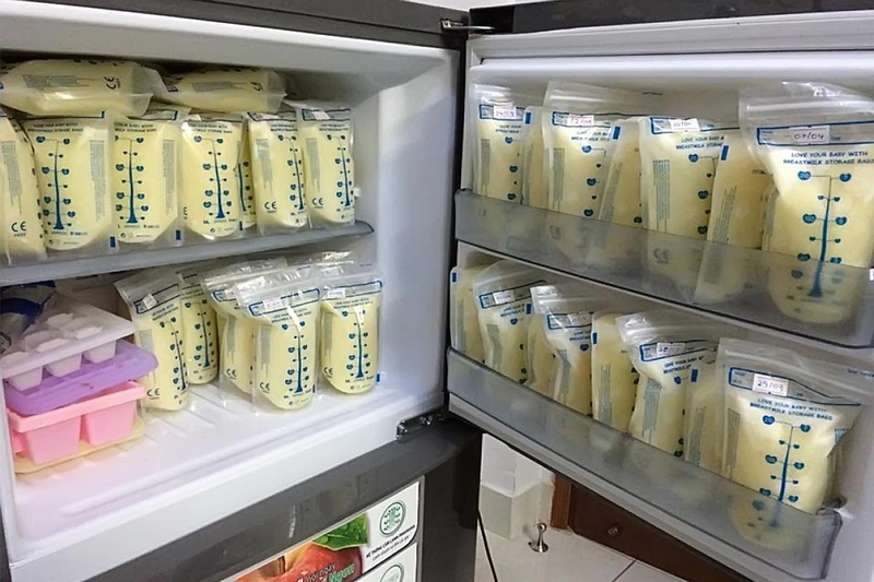 Sữa mẹ để ở ngoài được bao lâu thì không bị hỏng, mất chất? 3