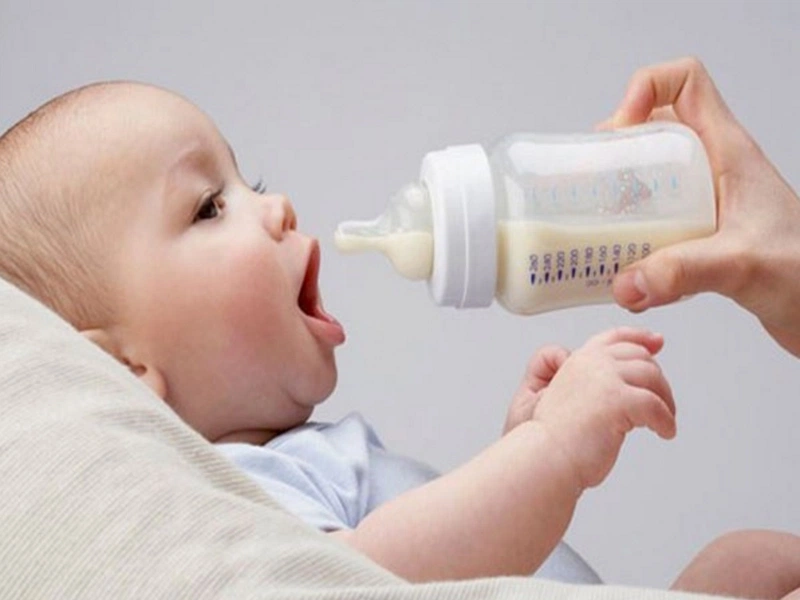Cha mẹ cần bổ sung các thực phẩm tăng cường khả năng phòng vệ của cơ thể như sữa Peptamen Junior