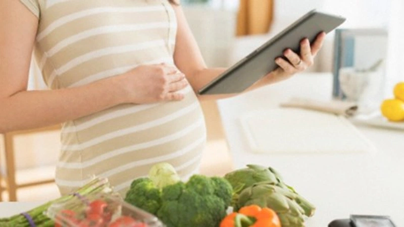Sức khỏe mẹ và bé: Bà bầu thừa sắt nên ăn gì3