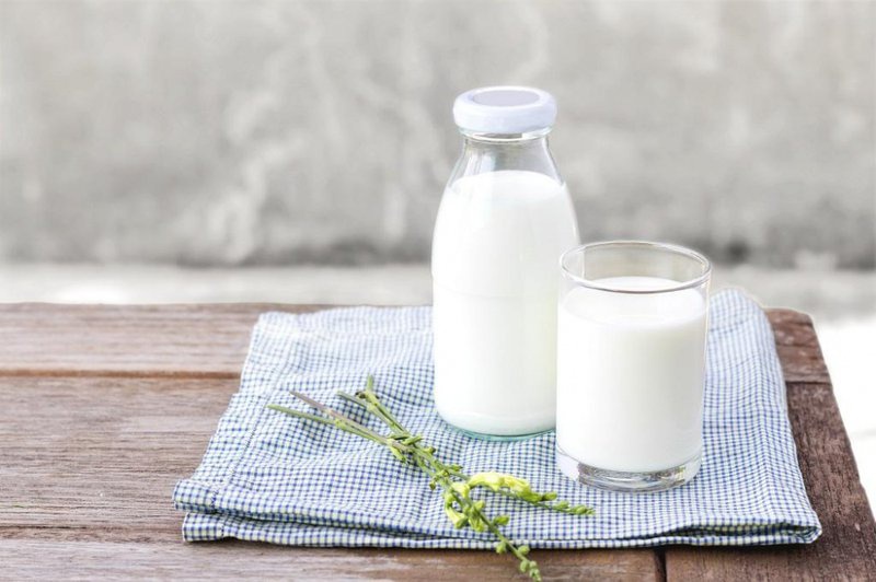 Sữa chứa rất nhiều các vitamin, acid amin và khoáng chất cần thiết cho người bị suy nhược cơ thể