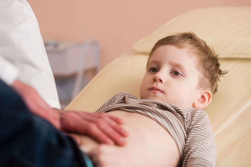 Ăn trước khi ngủ có thể gây ra tình trạng khó tiêu ở trẻ nhỏ