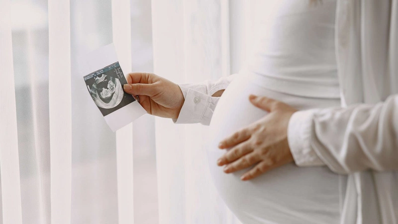 Tác hại khó lường khi bà bầu nhịn tiểu