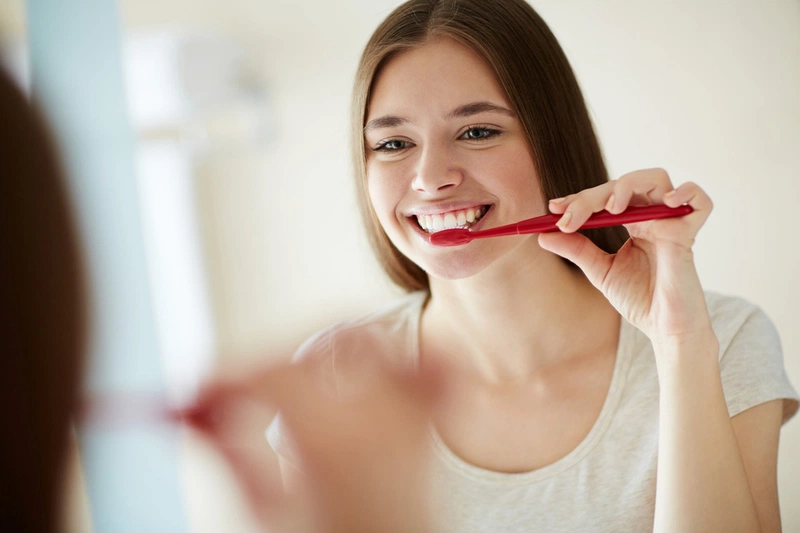 Nên thay bàn chải đánh răng định kỳ để bảo vệ răng miệng
