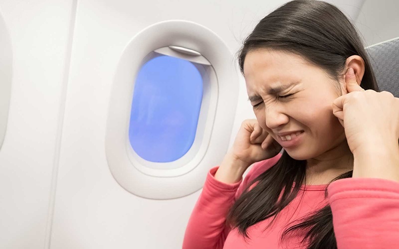 Tại sao bị ù tai trái khi đi máy bay?  Cách khắc phục hiệu quả 1