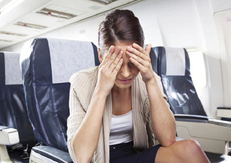 Tại sao bị ù tai trái khi đi máy bay?  Cách khắc phục hiệu quả 2