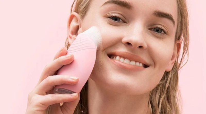 Thắc mắc: Dùng máy rửa mặt lên mụn có đúng không? 2