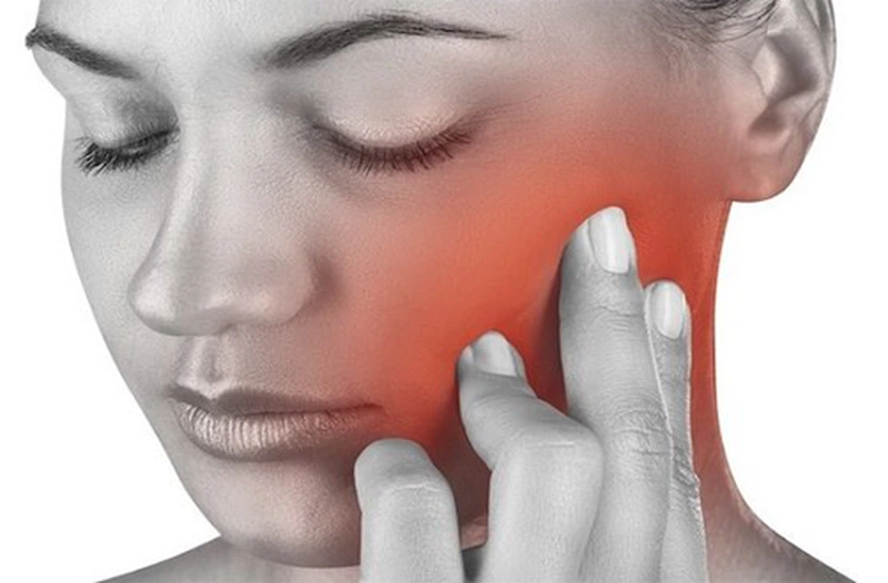 Tại sao sáng ngủ dậy bị đau quai hàm?2