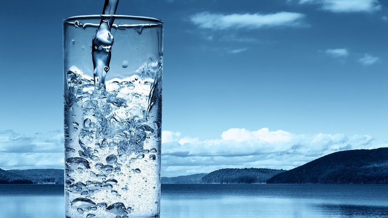 Uống 8 ly nước mỗi ngày giúp bạn giảm nguy cơ mắc các bệnh nguy hiểm