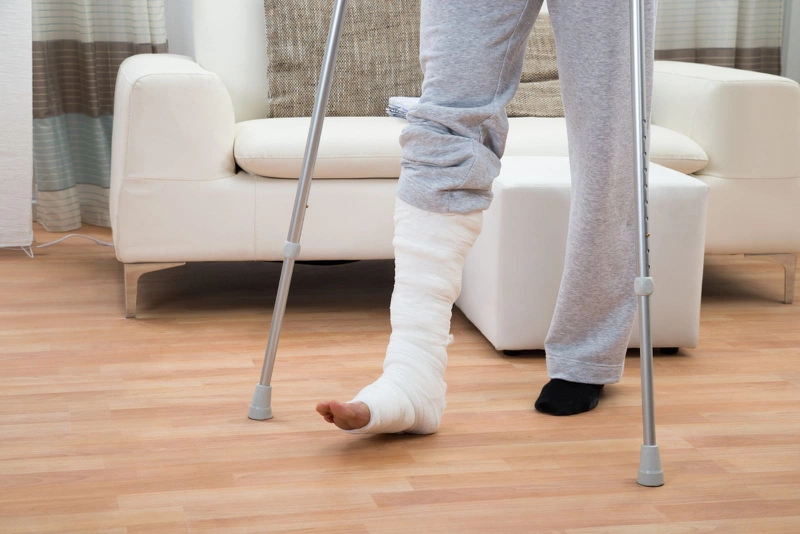 Tập đi sau gãy xương bàn chân cần lưu ý gì 3