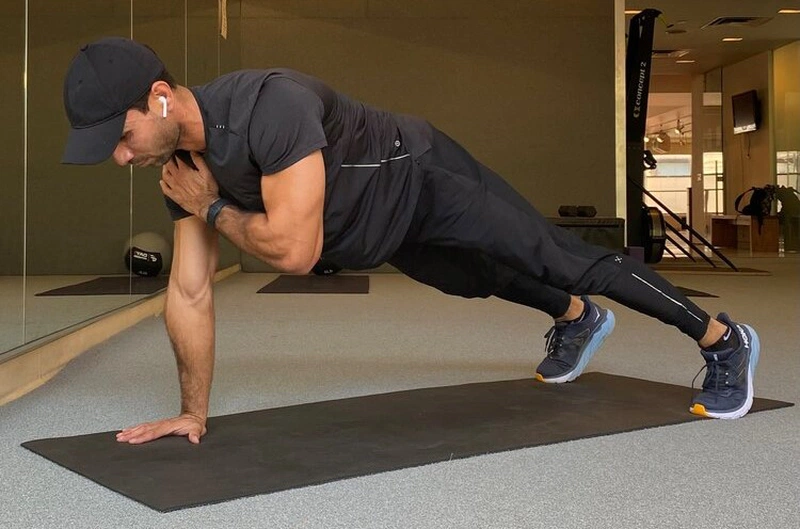 Tập plank giúp cả nam lẫn nữ có một hình thể đẹp nhất