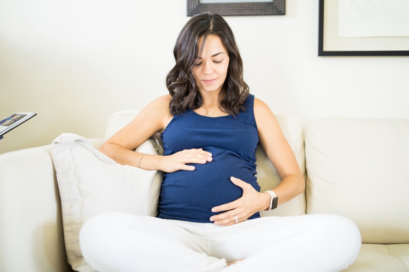 Thai máy khi nào? Thai nhi đạp nhiều có bất thường không?2