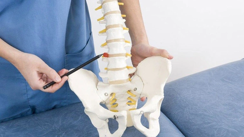 Người bị thoái hóa cột sống thắt lưng có nên đi bộ không? 1
