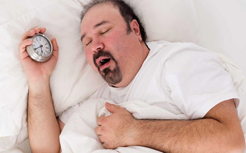 thức khuya dễ tăng cân, béo phì ở nam giới