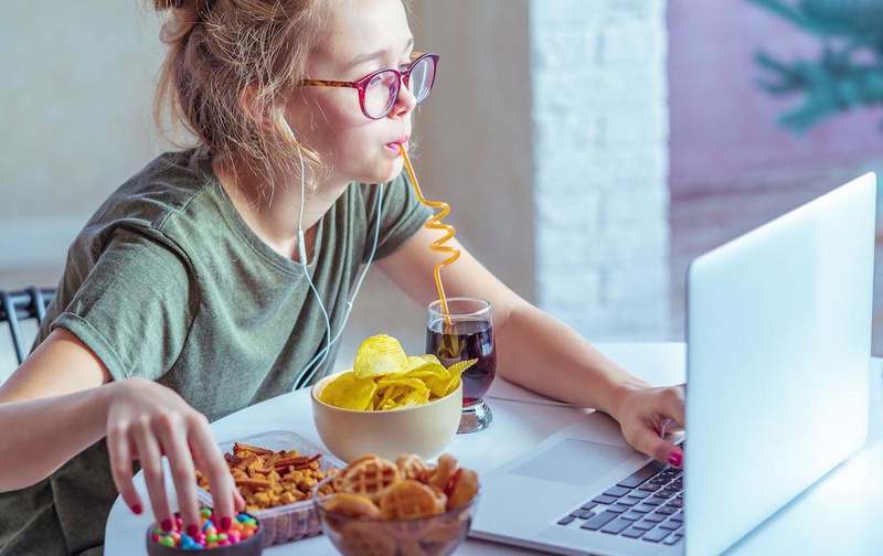 Thực phẩm gây hại cho sức khỏe đường ruột mà ai cũng nên biết 1