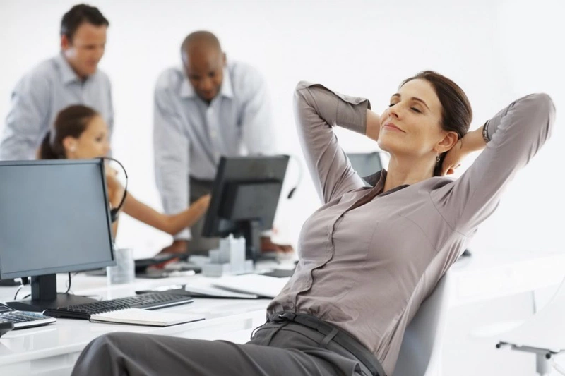 Dân văn phòng cần làm gì khi thường xuyên đau đầu 2
