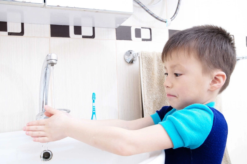 Thủy đậu mọc ở mắt có nguy hiểm không và xử lý như thế nào?