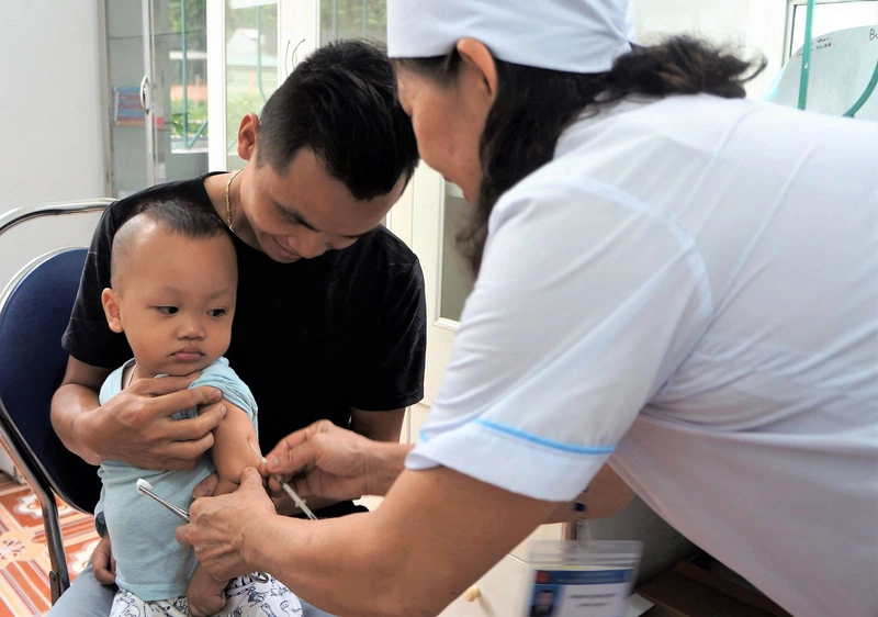 Tiêm phòng lao cho trẻ sơ sinh muộn có ảnh hưởng gì không 3