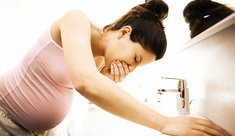 Tiêm uốn ván xong bị buồn nôn và các tác dụng phụ khác mà bà bầu nên biết 2