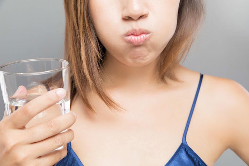 Uống nhiều nước giúp hạn chế tăng tiết nước bọt trong thai kỳ