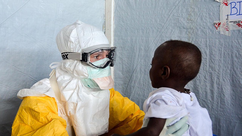 Tìm hiểu các triệu chứng bệnh ebola giúp bạn phòng tránh căn bệnh này.